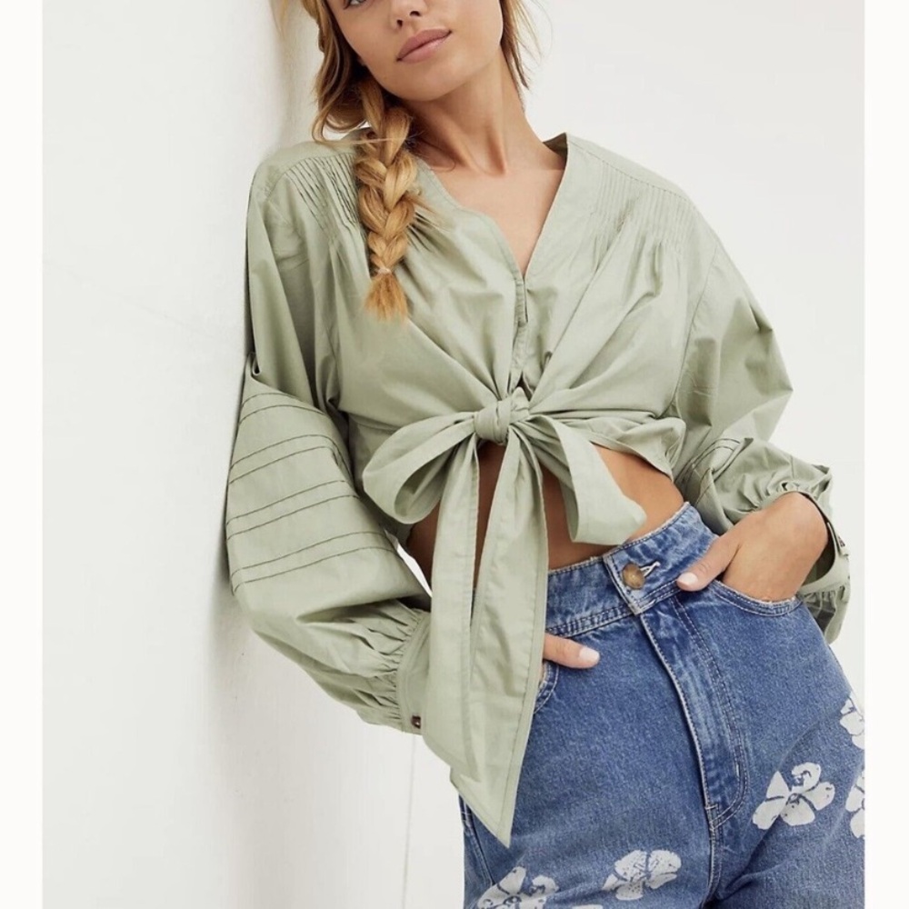 NWT FREE PEOPLE “Gigi” Green Tie Front Crop Top